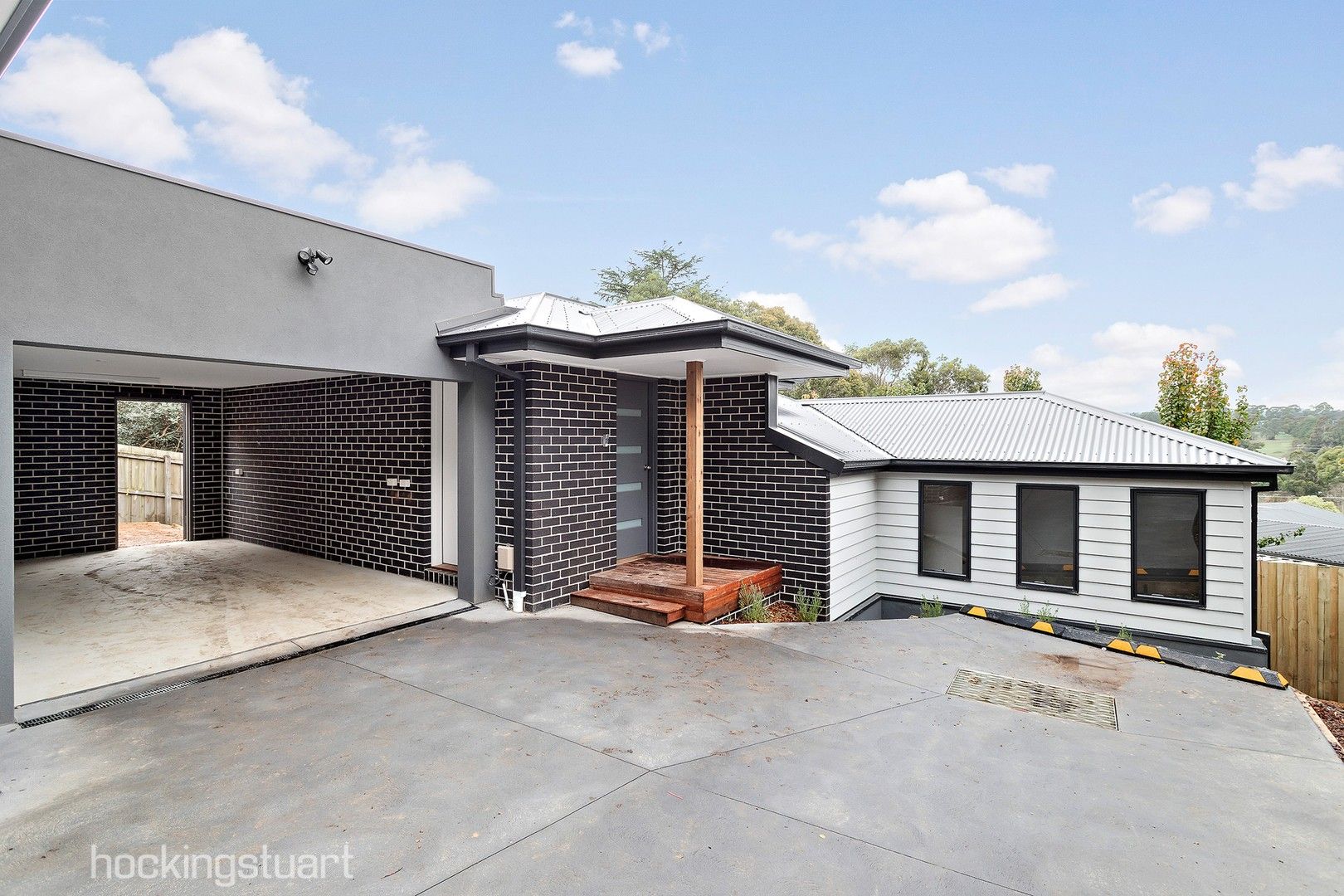 2 bedrooms Apartment / Unit / Flat in 3/14 Woodville Road MOOROOLBARK VIC, 3138