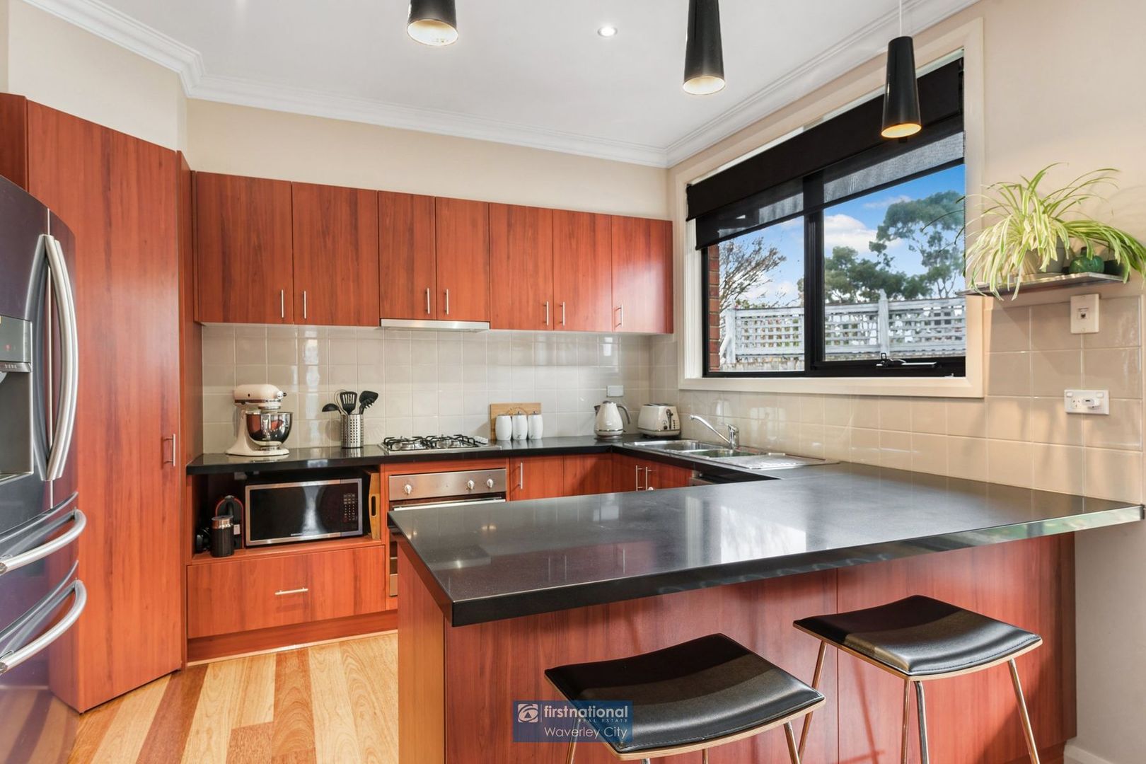 2/2 Salisbury Court, Glen Waverley VIC 3150, Image 2