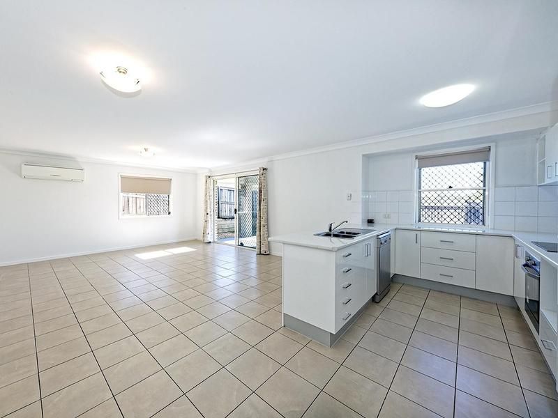 1 Jonathon Court, Flinders View QLD 4305, Image 2