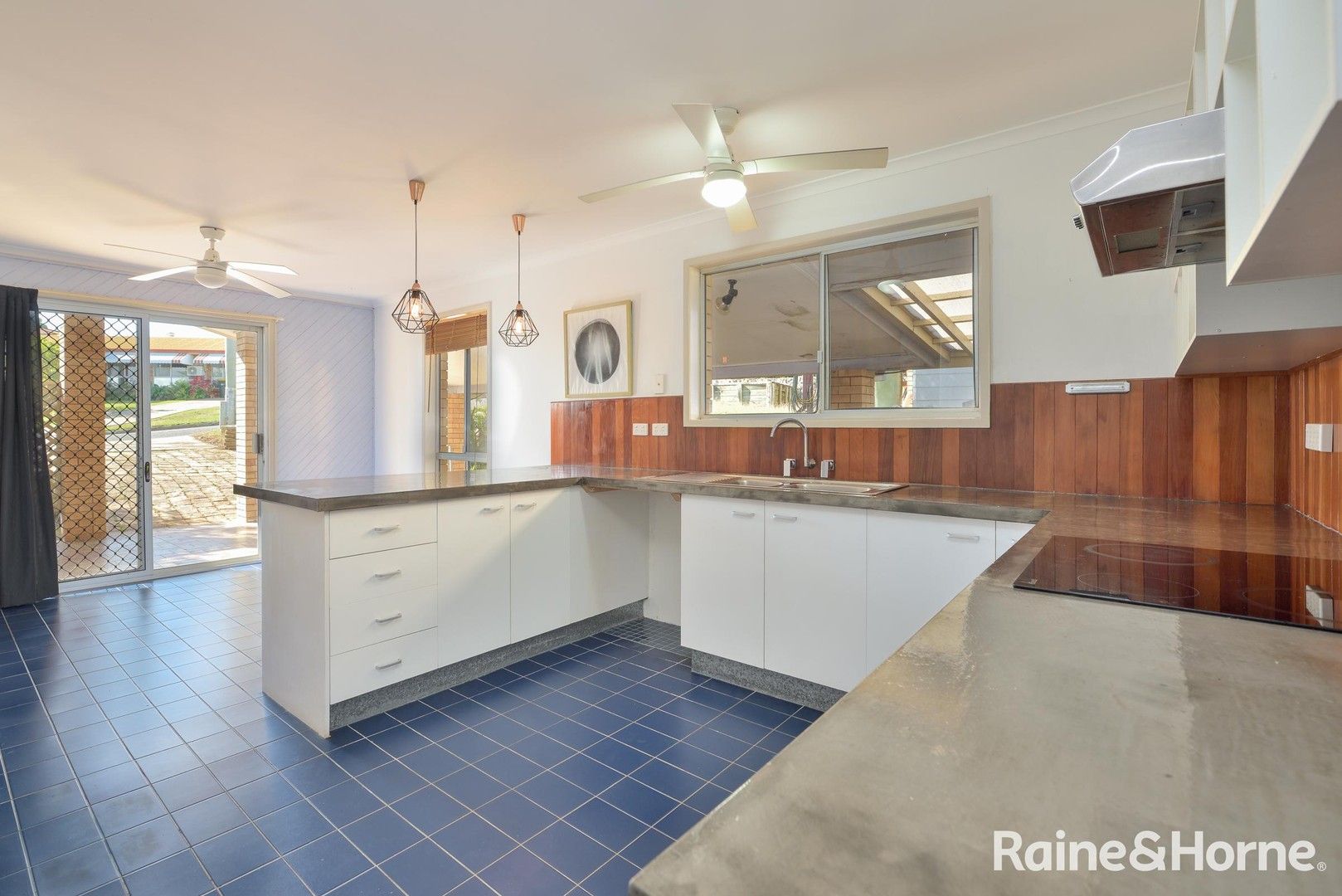 7 ATHOLL COURT, Kin Kora QLD 4680, Image 0