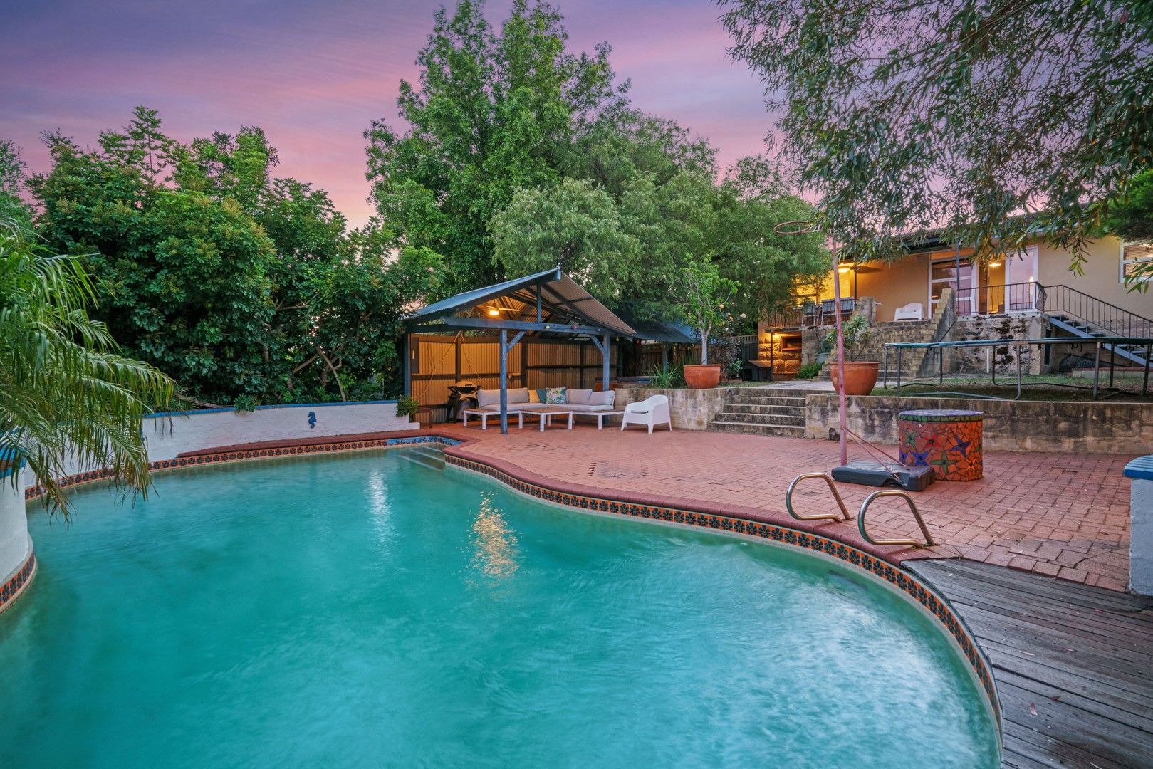 4 bedrooms House in 99 Coleman Crescent MELVILLE WA, 6156