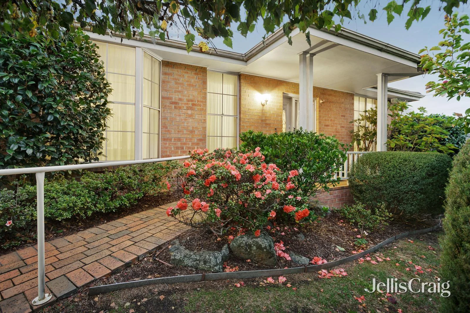 10 Oban Way, Macleod VIC 3085