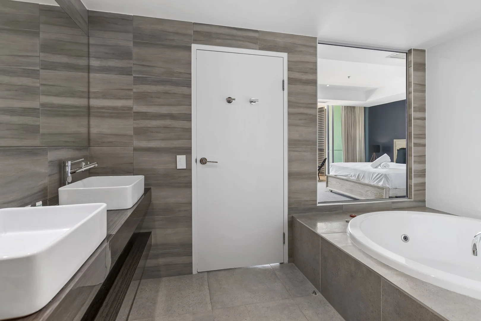 Additional image 8 of 1402/360 Marine Parade, Labrador QLD 4215