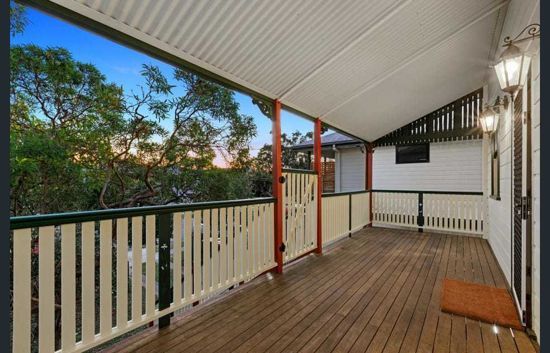 6 bedrooms House in 23 Landsdowne Street COORPAROO QLD, 4151