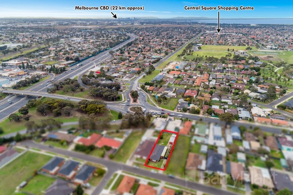 24 Oakdene Grove South, Altona Meadows VIC 3028, Image 2