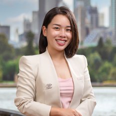 Annie Tran, Property manager