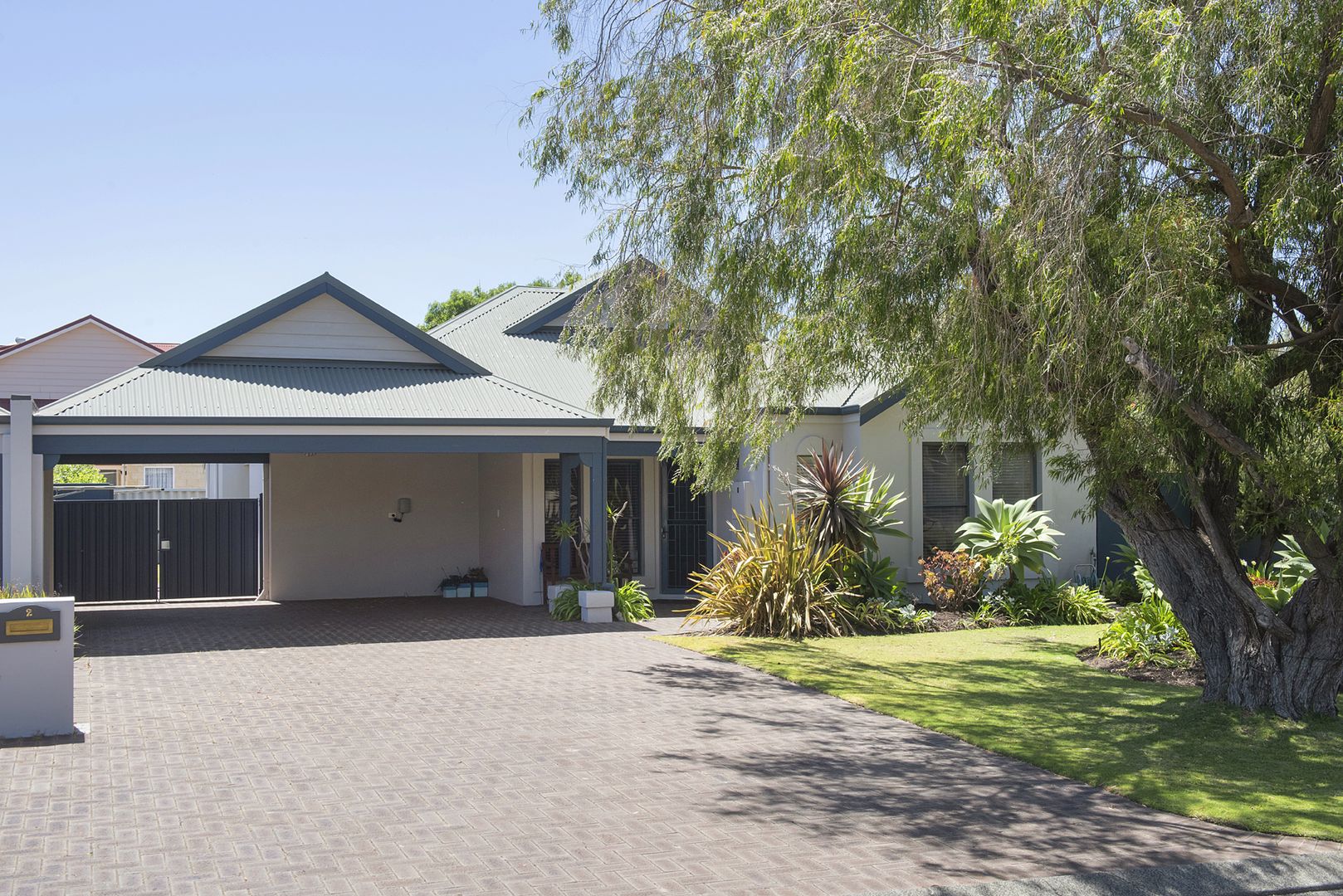 2/2 Riedle Close, Geographe WA 6280, Image 2