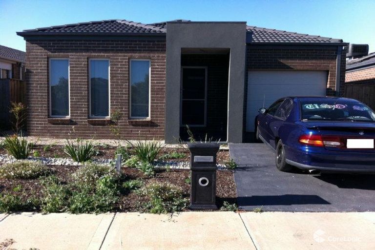 3 bedrooms House in 17 Isabella Way TARNEIT VIC, 3029