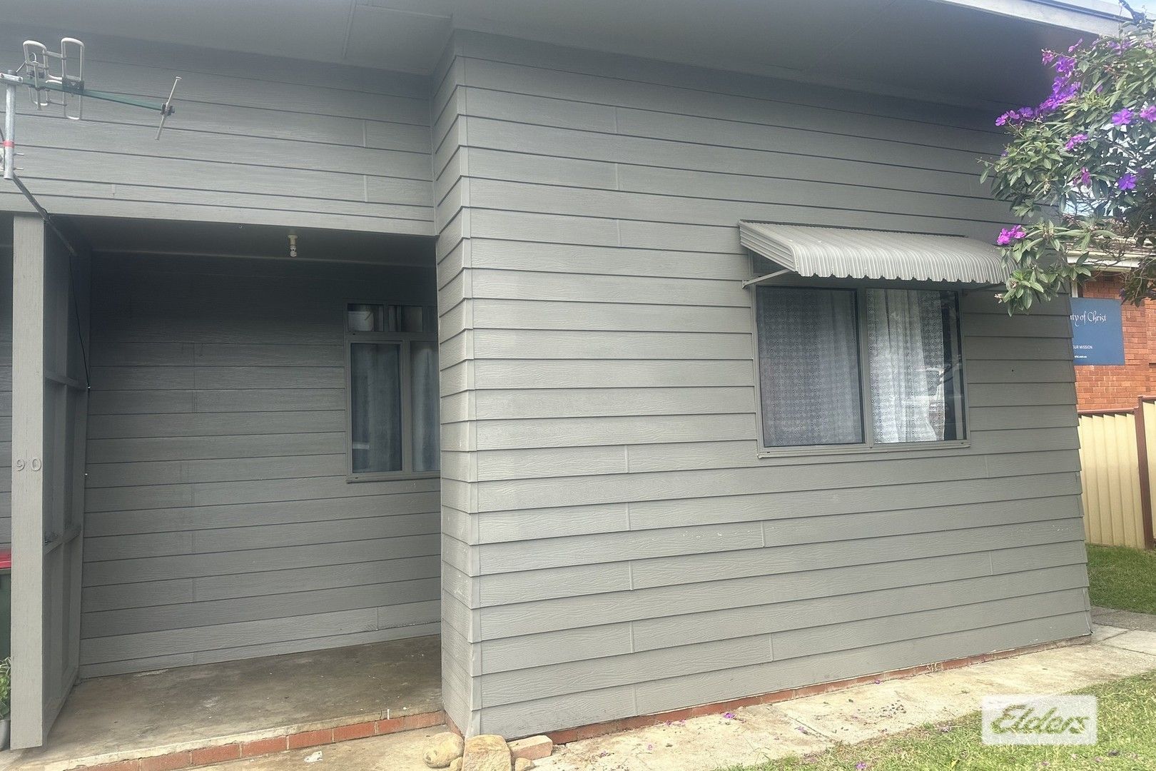 1 bedrooms Apartment / Unit / Flat in 2/90 High Street TAREE NSW, 2430