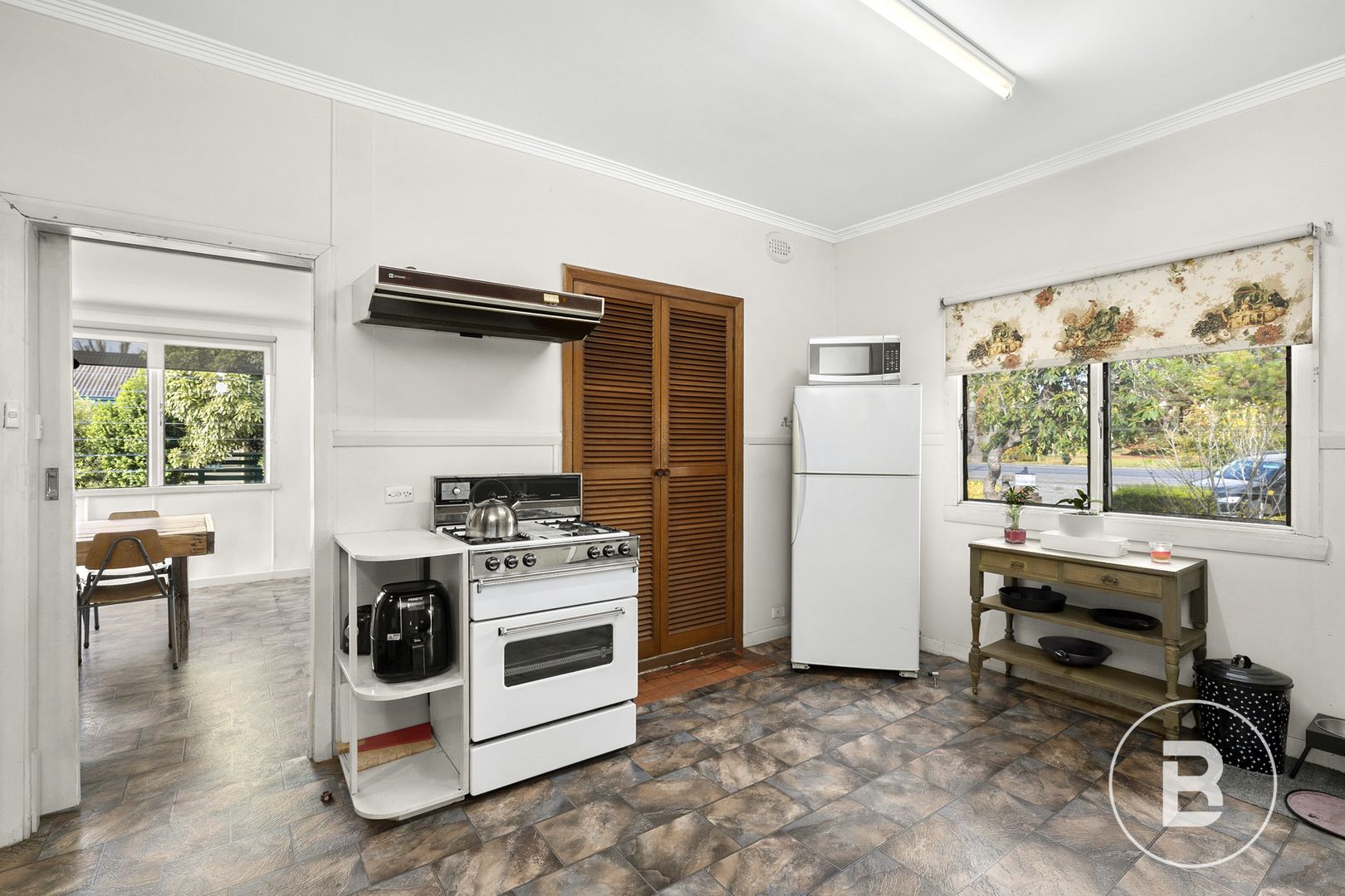 22 Neill Street, Beaufort VIC 3373, Image 2