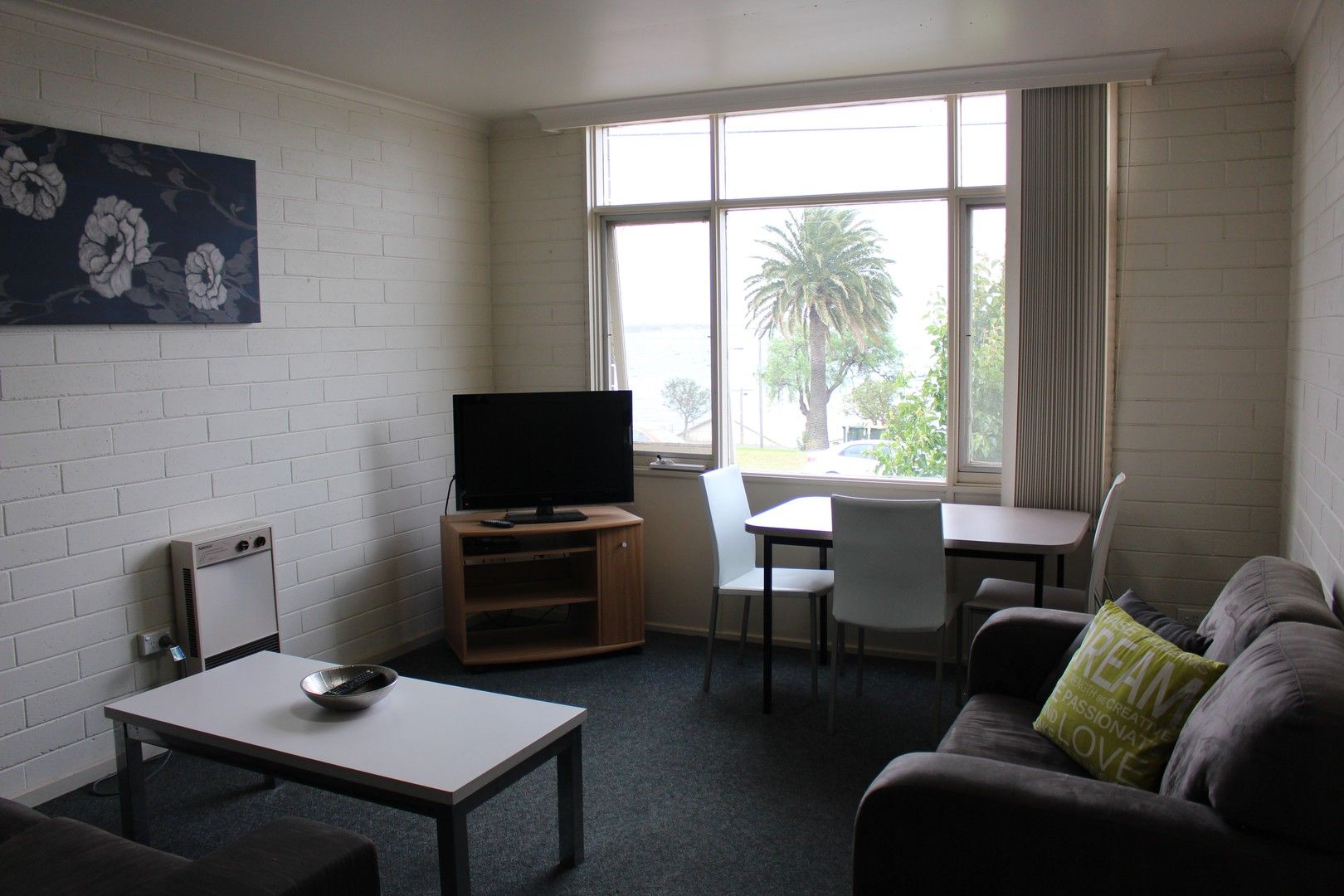 1 bedrooms Apartment / Unit / Flat in 4/62 Western Beach Road GEELONG VIC, 3220