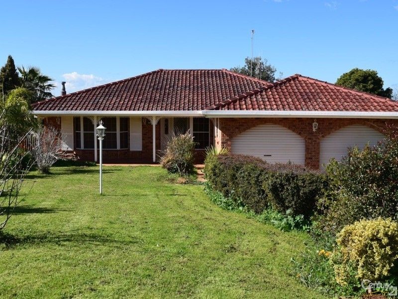 23 Bowditch Crescent, Parkes NSW 2870