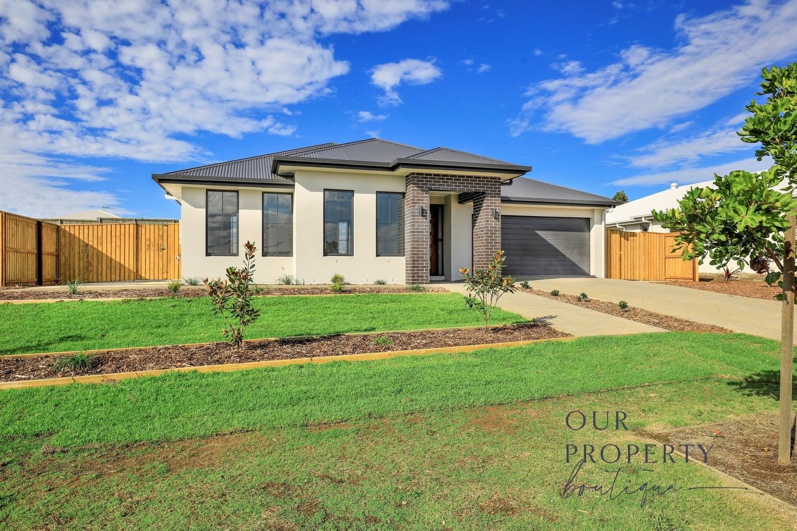 4 bedrooms House in 14 Rennell Street BARGARA QLD, 4670