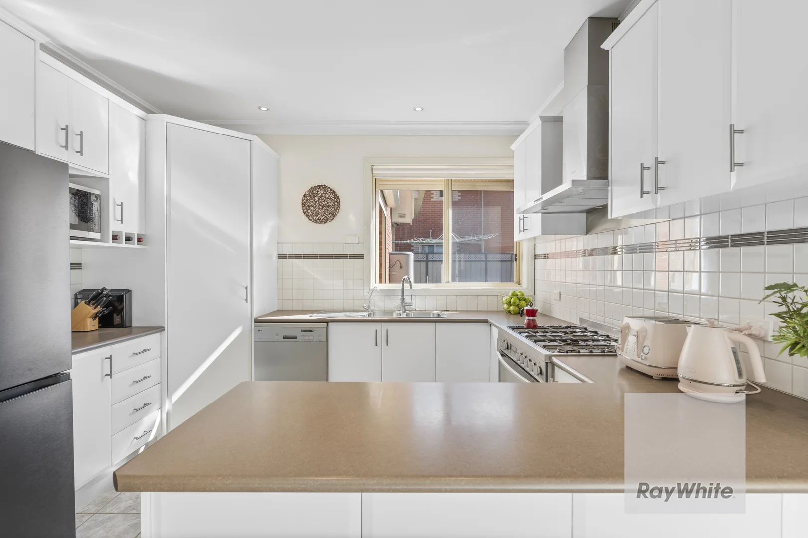 Additional image 4 of 2 Leichardt Crescent, Reservoir VIC 3073