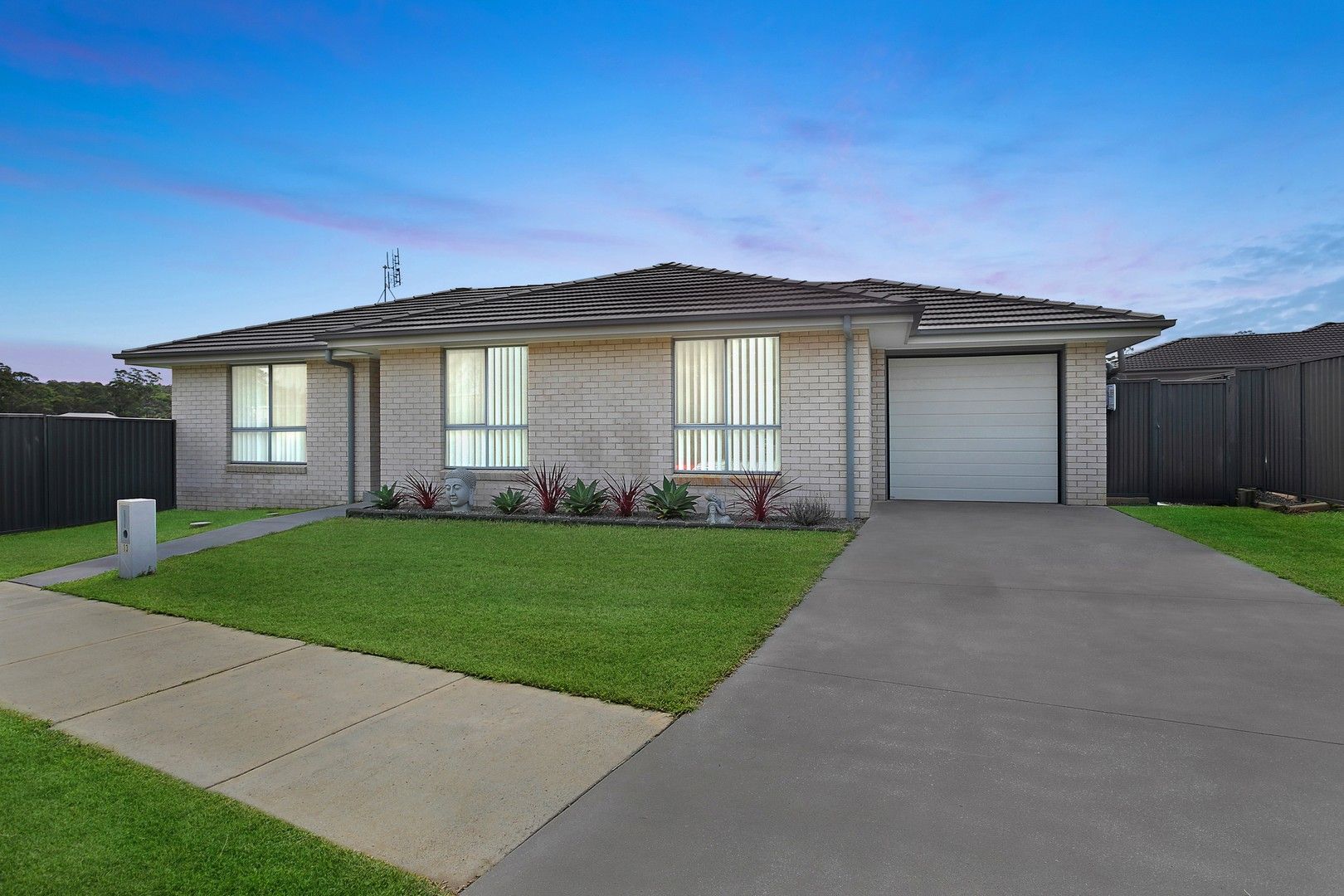 13 Hampton Court, Woongarrah NSW 2259, Image 0