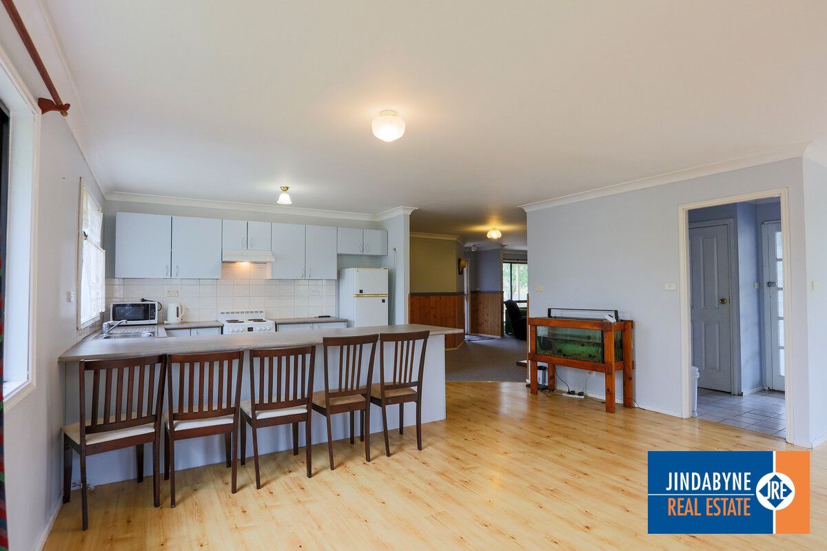 13 Mitchell Circuit, Jindabyne NSW 2627, Image 2