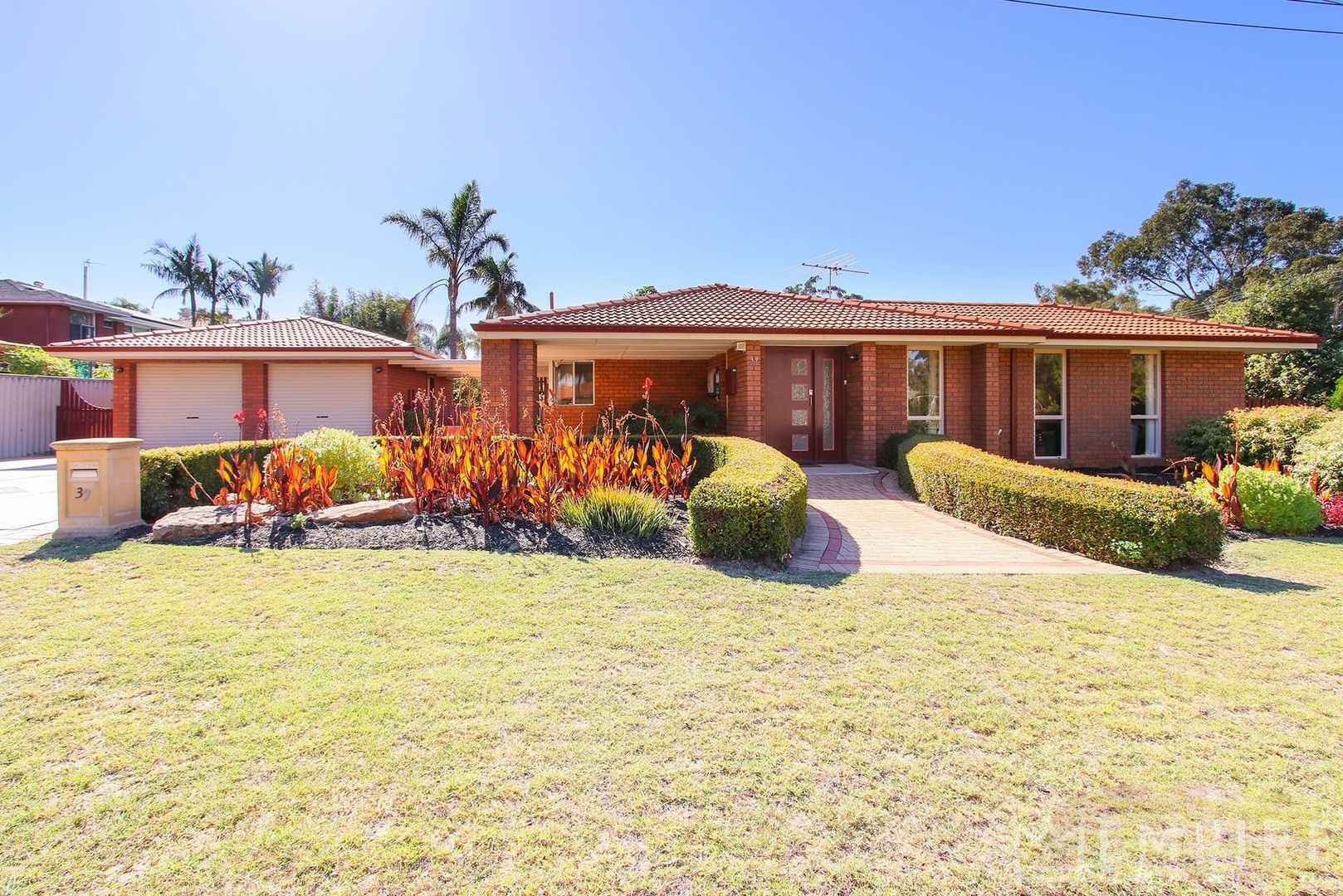 4 bedrooms House in 39 Fitzwater Way SPEARWOOD WA, 6163