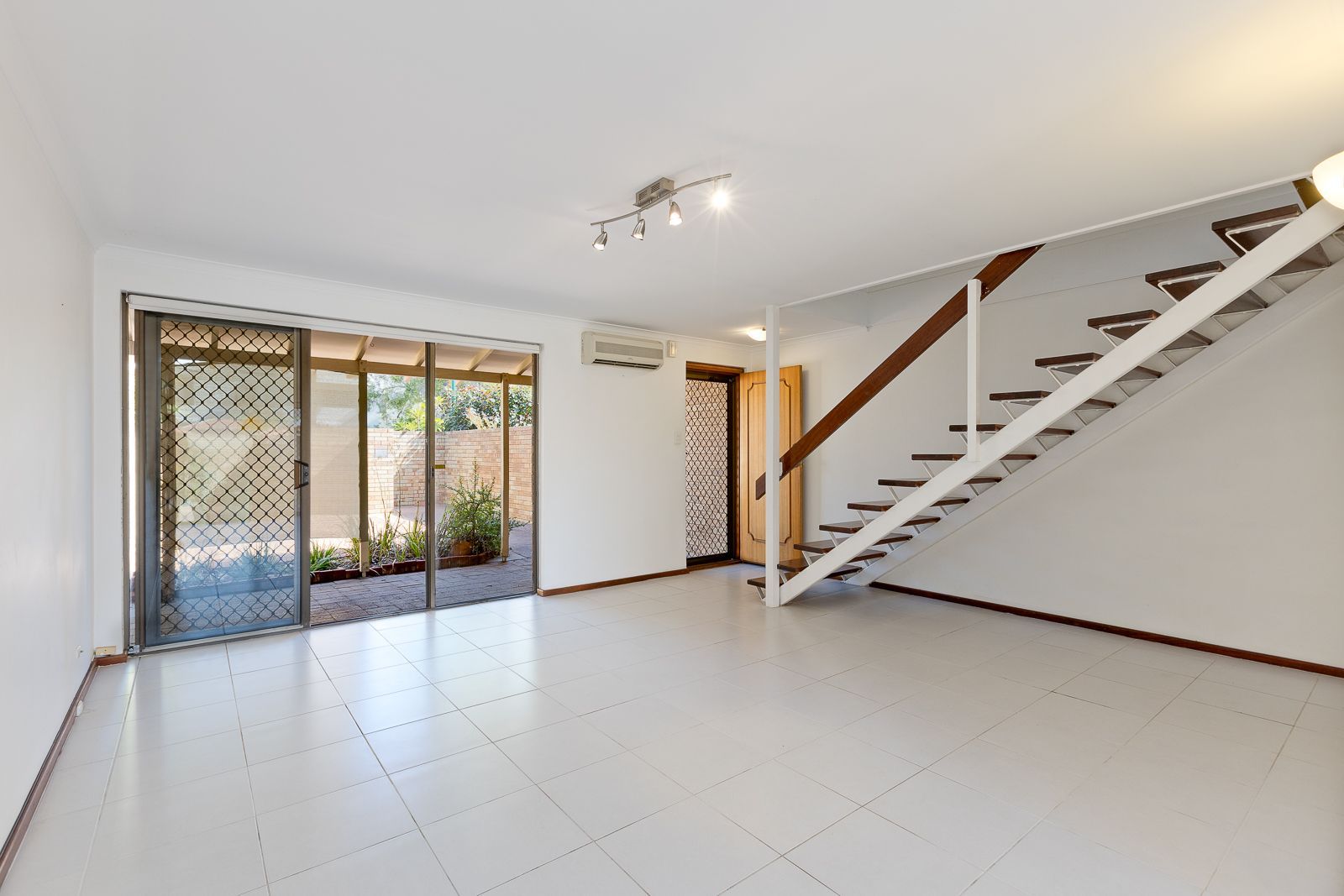 UNIT 4/4 CORBOY STREET, Wembley WA 6014, Image 2