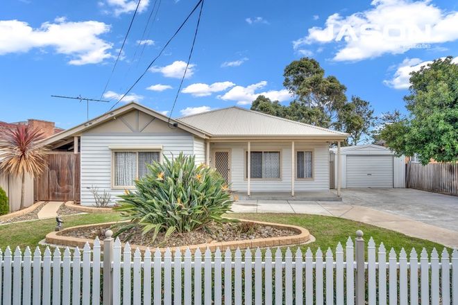 Picture of 17 Birch Avenue, TULLAMARINE VIC 3043