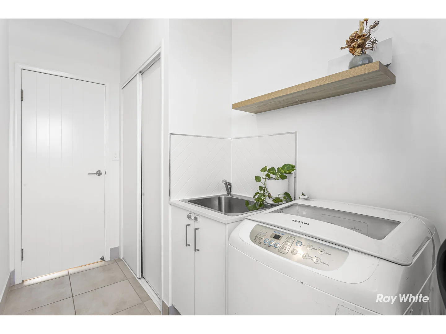 Additional image 17 of 3 Swains Avenue, Pacific Heights QLD 4703