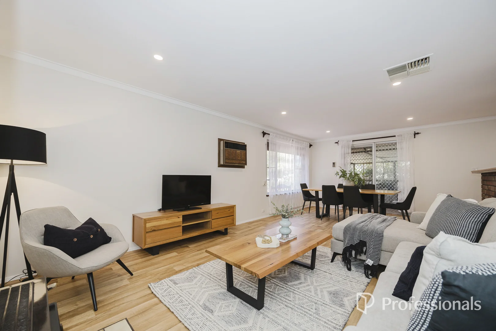 Additional image 17 of 45 Marangaroo Drive, Marangaroo WA 6064