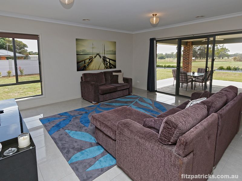 13 Scott Street, The Rock NSW 2655, Image 2