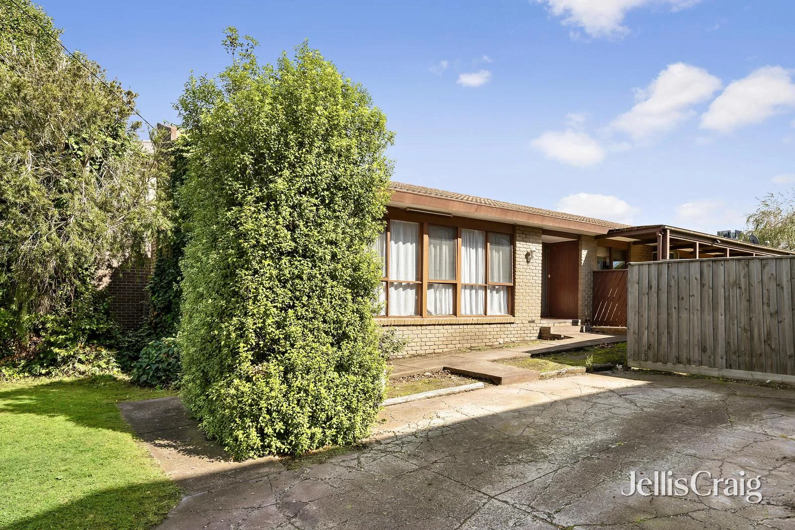 44 Balmoral Avenue, Strathmore VIC 3041