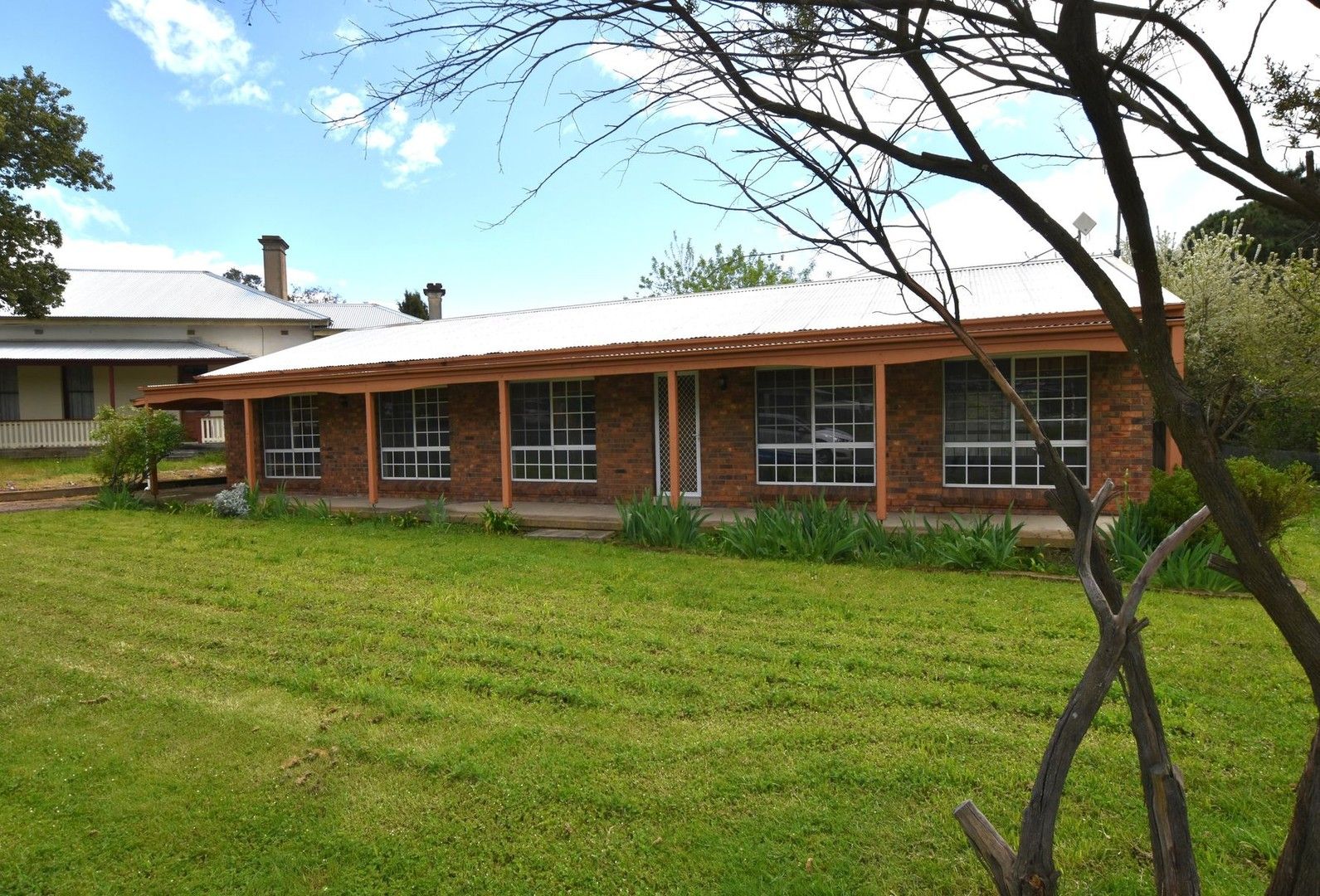 9 Wellington Street, Binalong NSW 2584 House For Rent 380 Domain