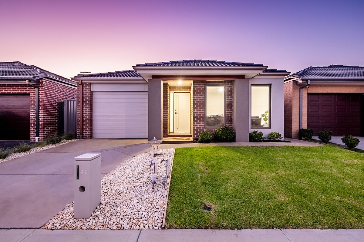 42 Parkhurst Drive, Cranbourne East VIC 3977, Image 0