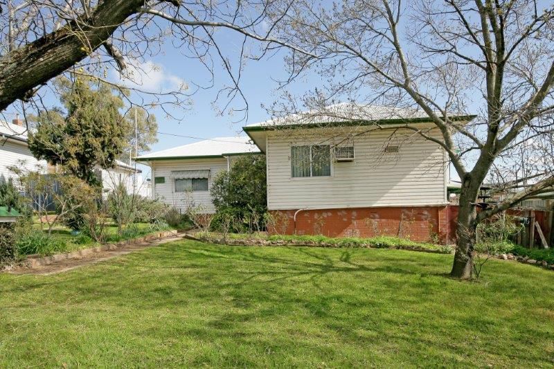 9 Harold St, Junee NSW 2663, Image 1