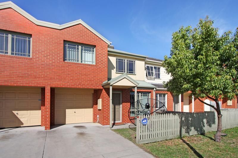 5 Crown Close, OAKLEIGH EAST VIC 3166, Image 0