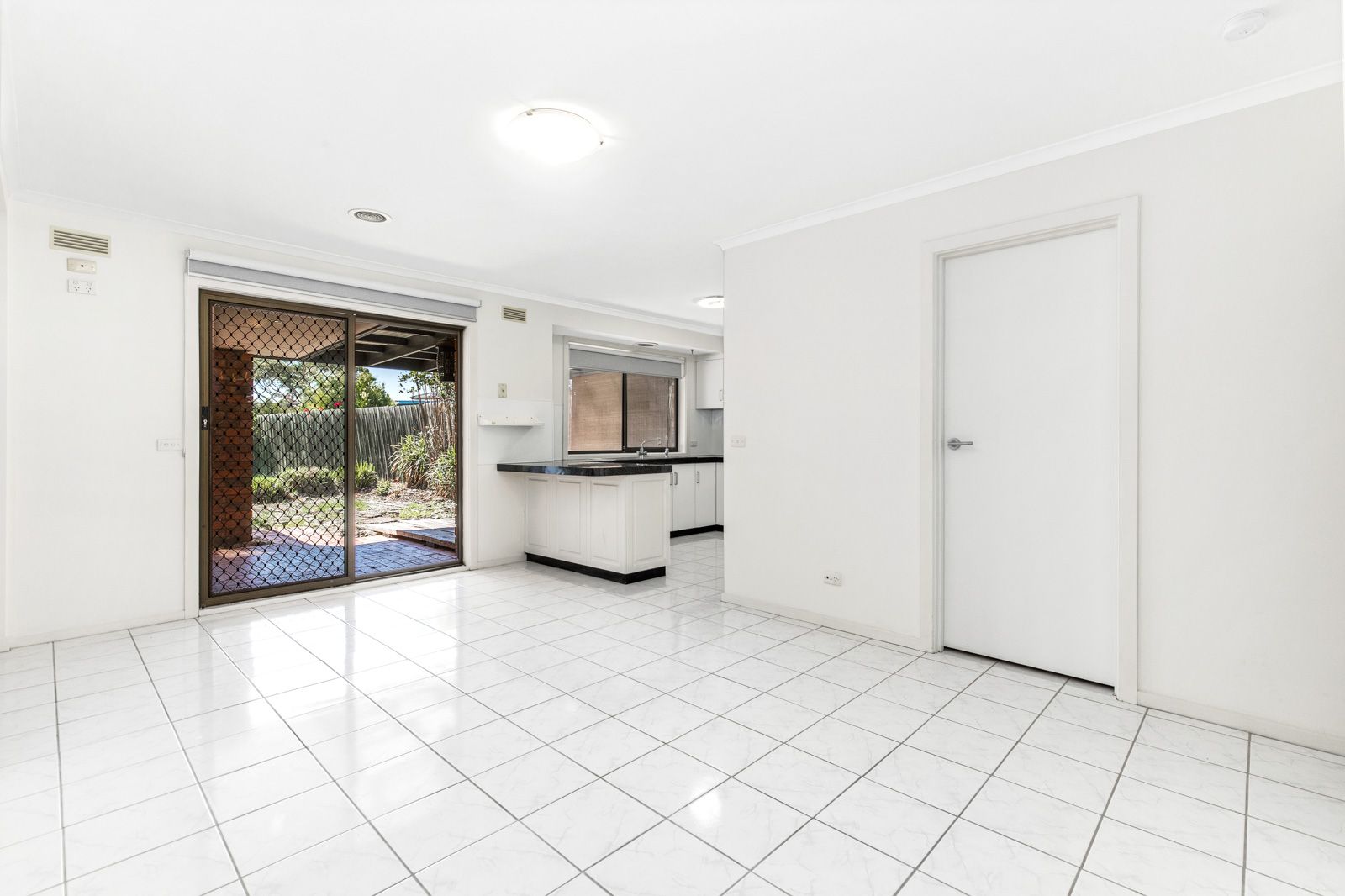 30 Durham Crescent, Hoppers Crossing VIC 3029, Image 2