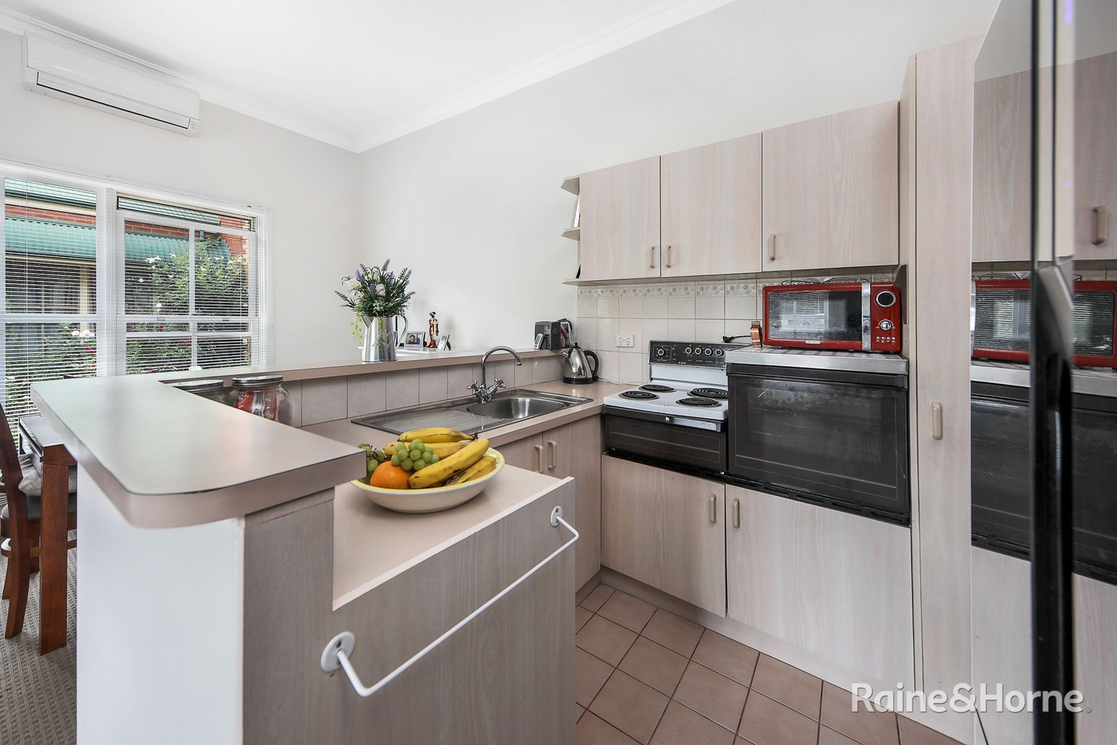 Unit 13, 3 Hamilton Street, Gisborne VIC 3437, Image 2