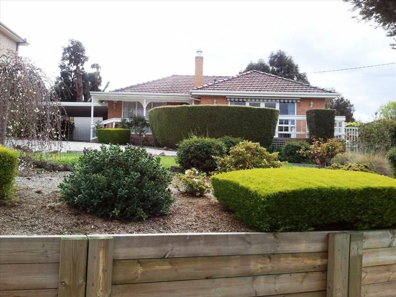 4 bedrooms House in 5 Saladin Ave GLEN WAVERLEY VIC, 3150