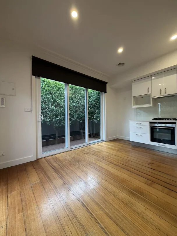 32 Carnarvon Road, Caulfield North VIC 3161