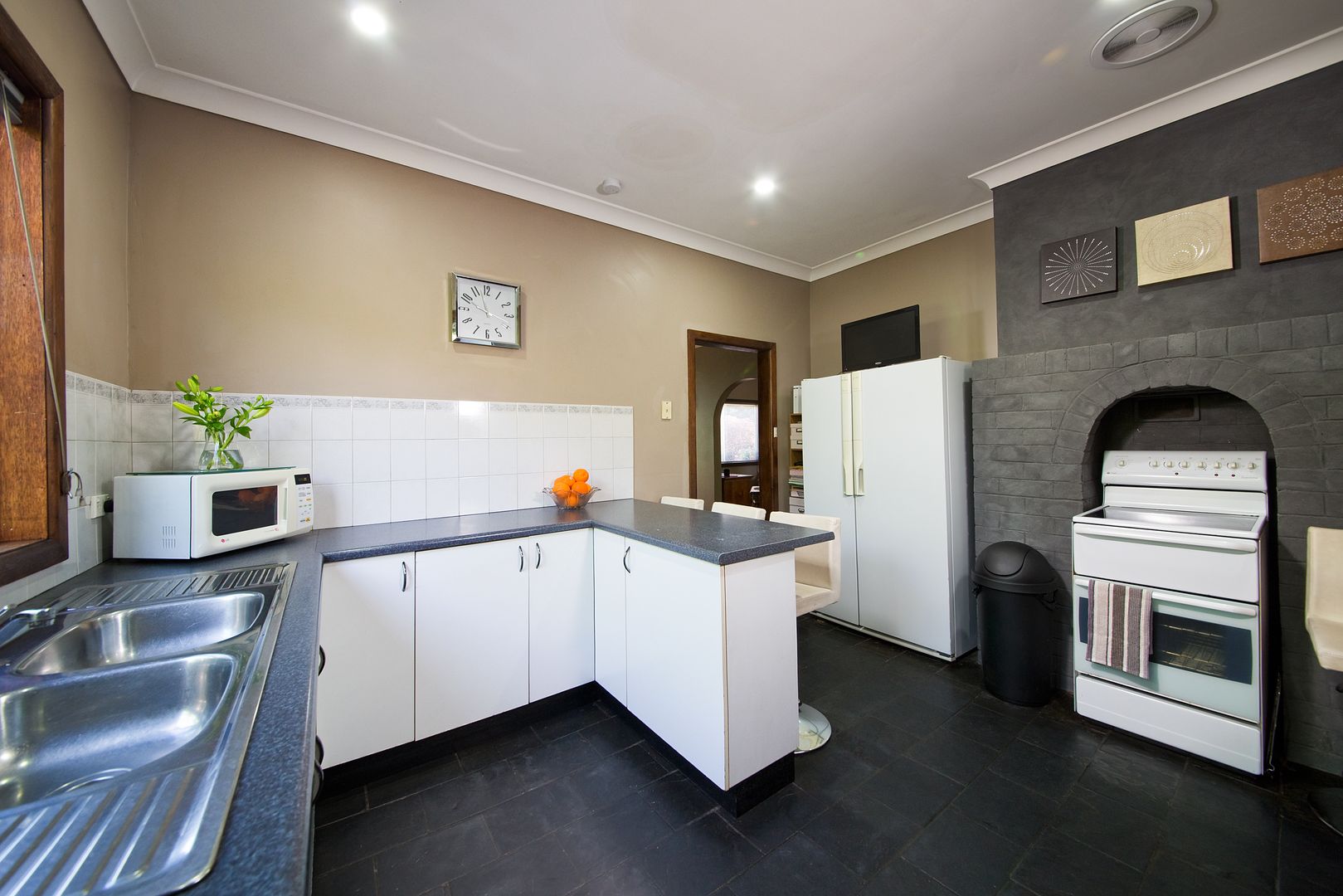 33 Hat Hill Road, Blackheath NSW 2785, Image 2