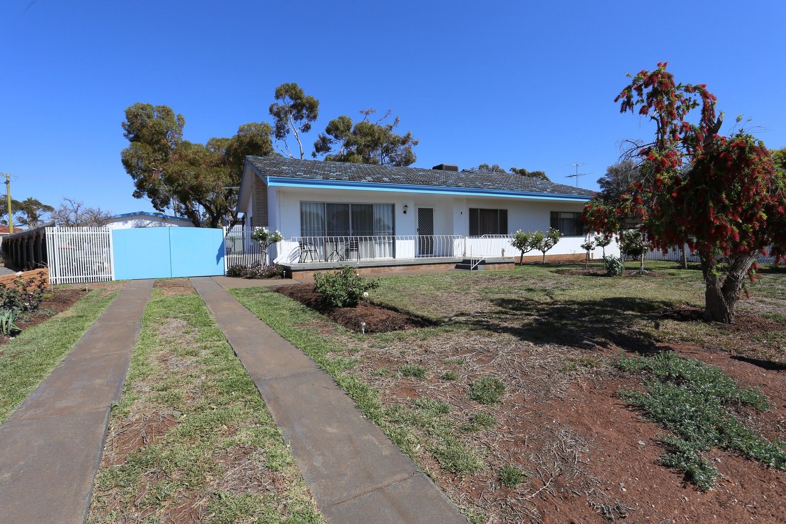 4 Sturt Pea Crescent, Kambalda West WA 6442, Image 0