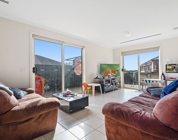 2/1 Martin Court, Golden Square VIC 3555