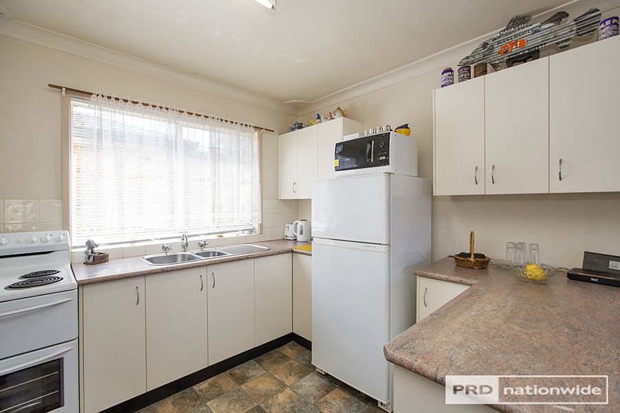 2/11 Petra Avenue, Tamworth NSW 2340, Image 0