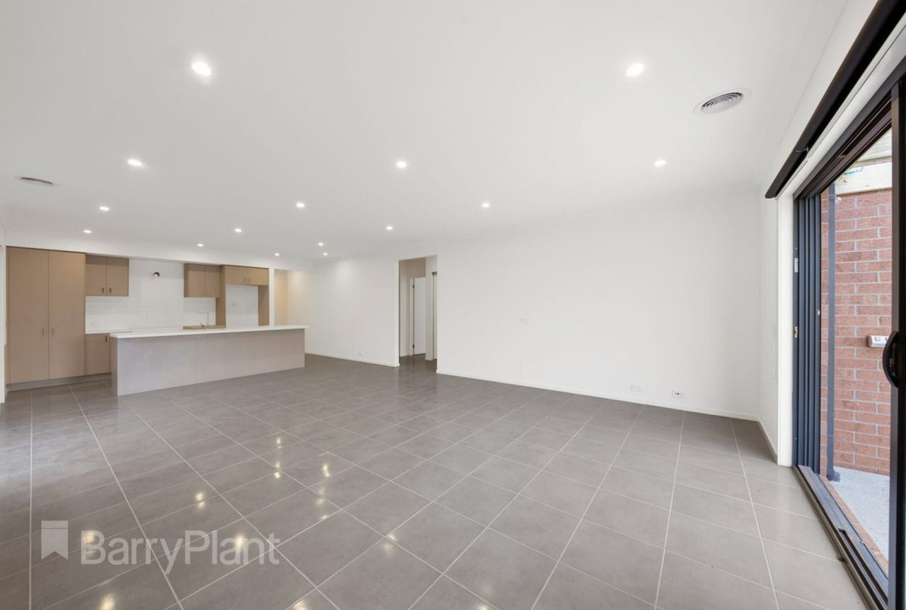 83 Wiltshire Boulevard, Thornhill Park VIC 3335, Image 2