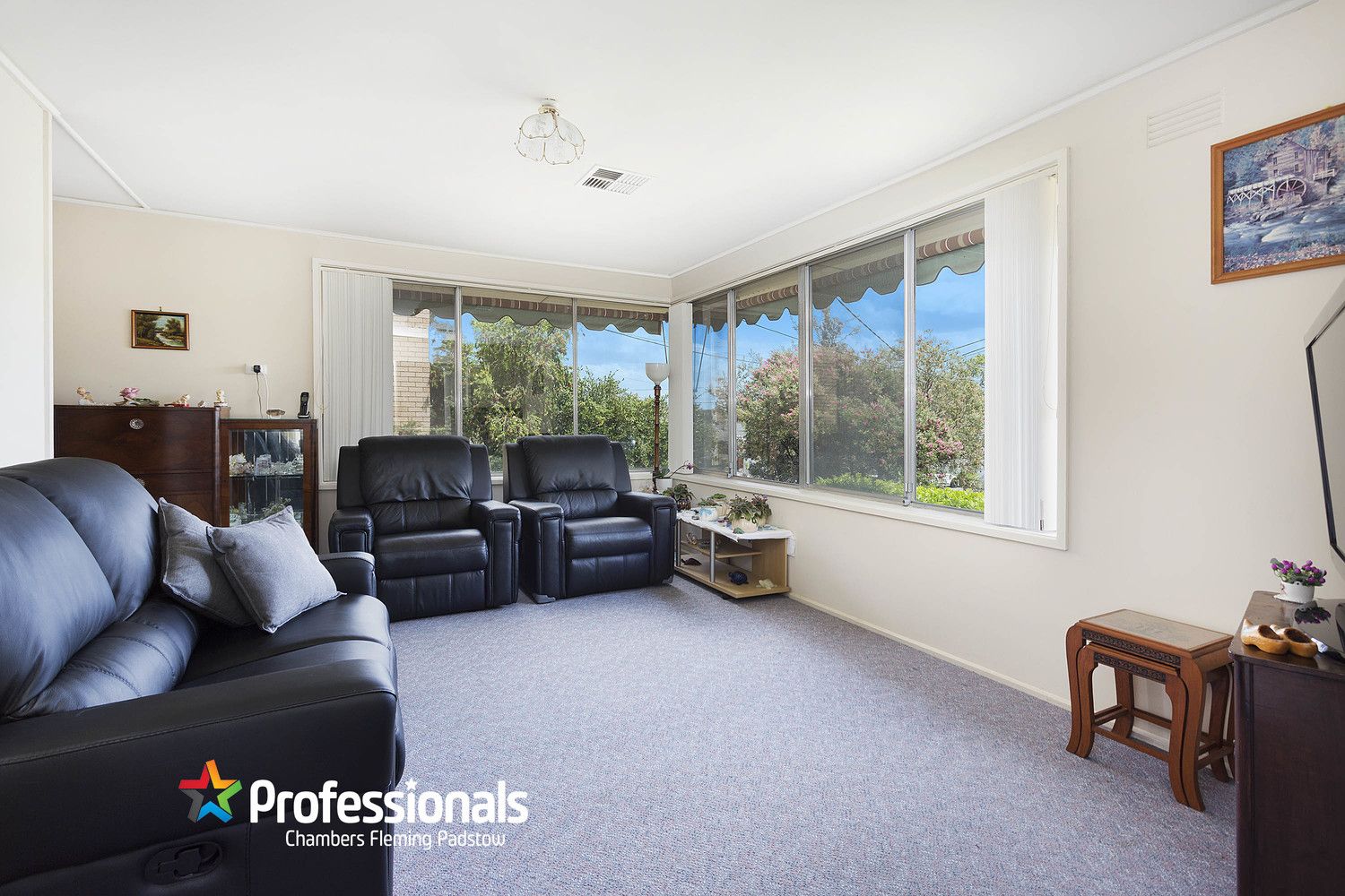 4 Burbank Avenue, East Hills NSW 2213, Image 2