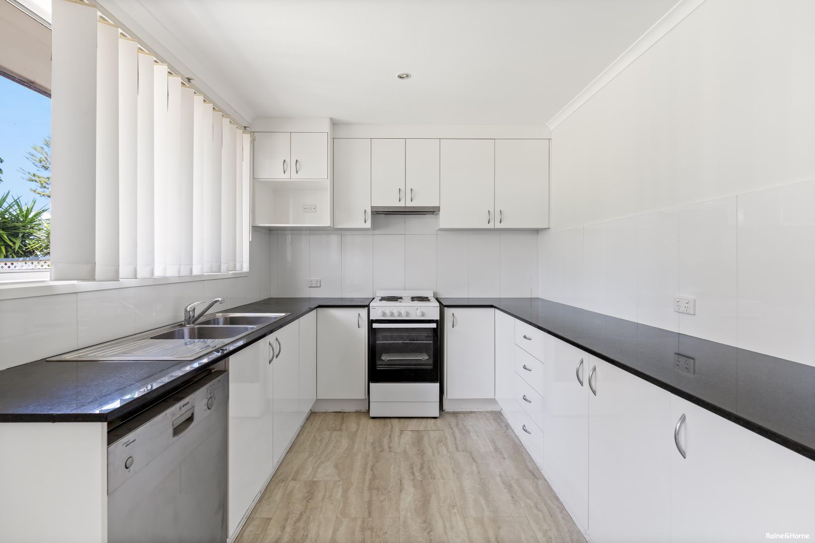 7 Finley Avenue, East Gosford NSW 2250 House For Rent 735 Domain