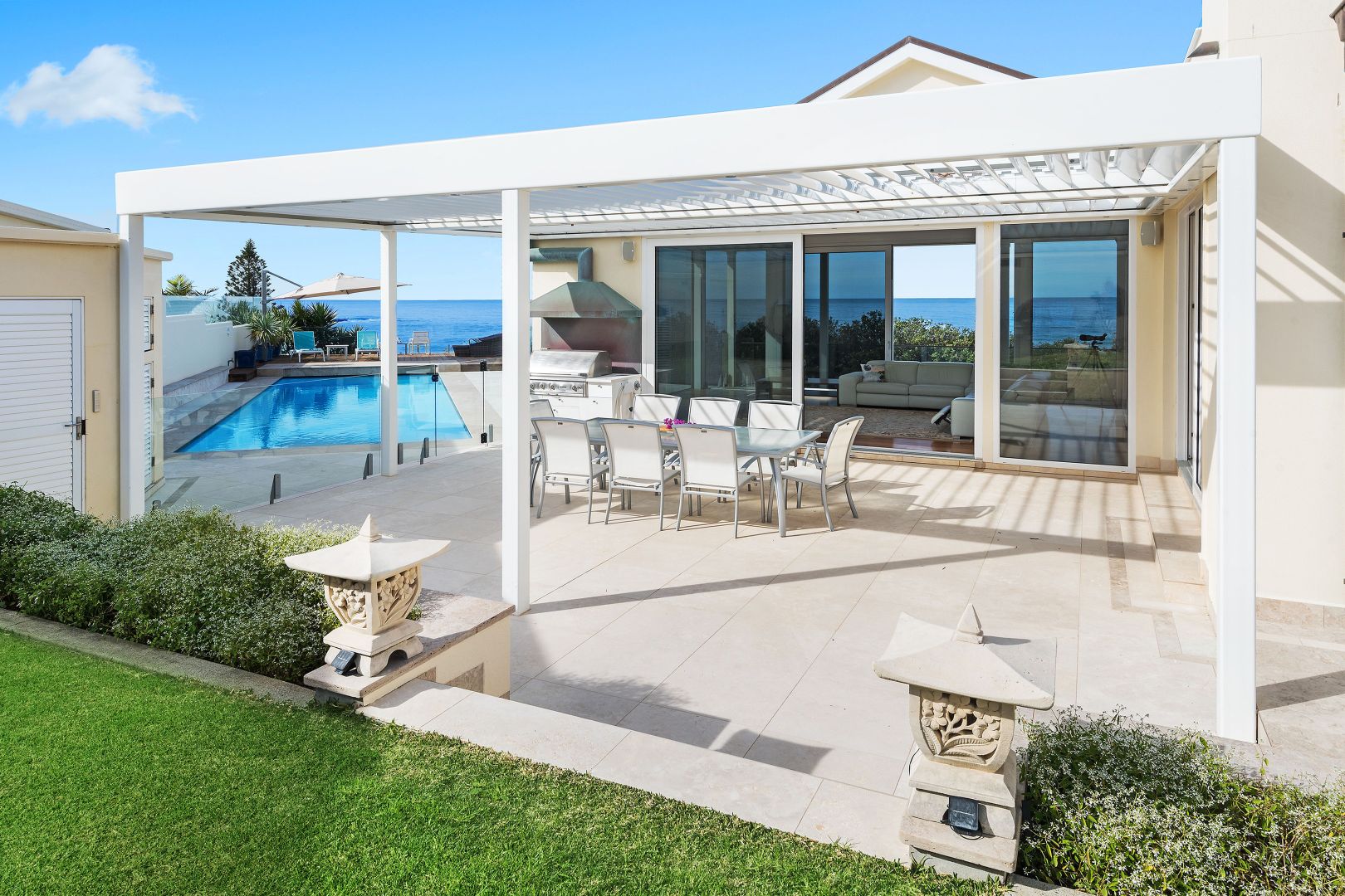 3 Sapphire Crescent, Sapphire Beach NSW 2450, Image 2