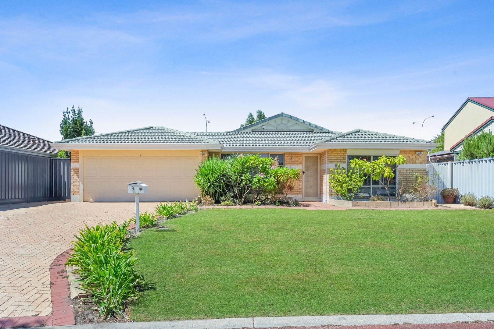 4 bedrooms House in 3 Bari Lane SECRET HARBOUR WA, 6173