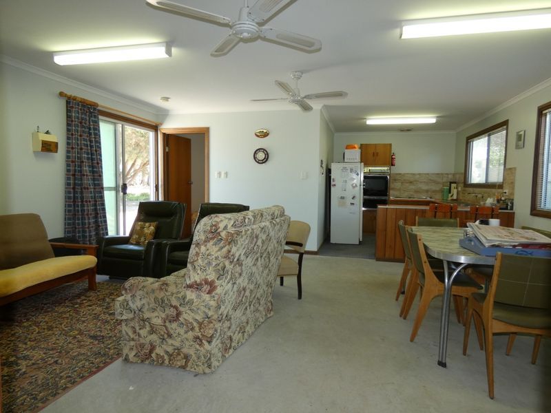 56 Scarlett Runner Road, The Pines SA 5577, Image 2