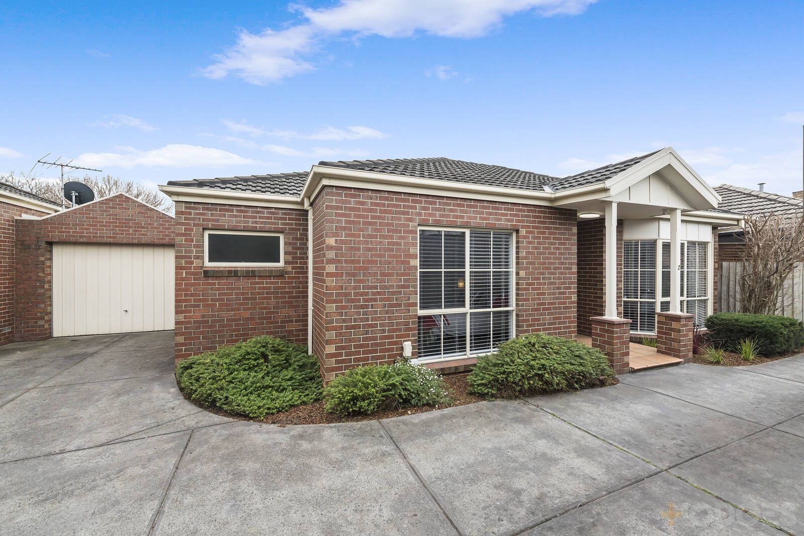 2/5 Biscop Road, Moorabbin VIC 3189, Image 0