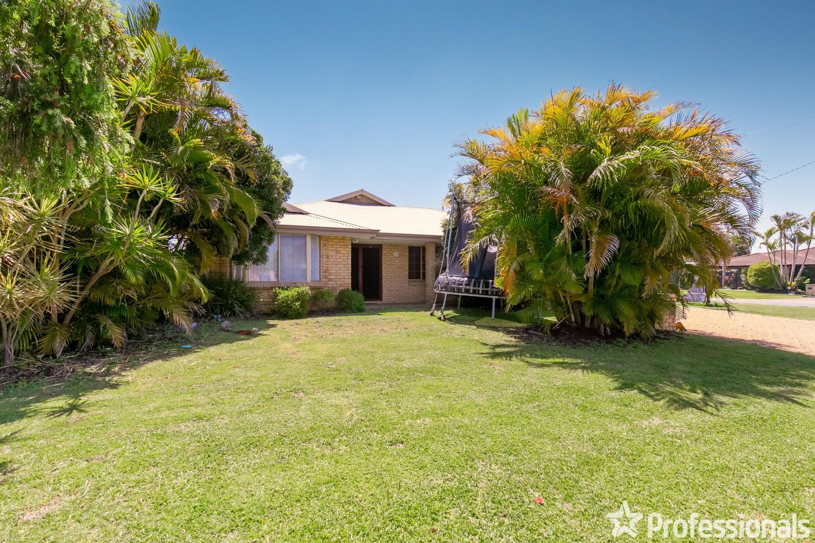 5 bedrooms House in 10 The Vale WILLETTON WA, 6155