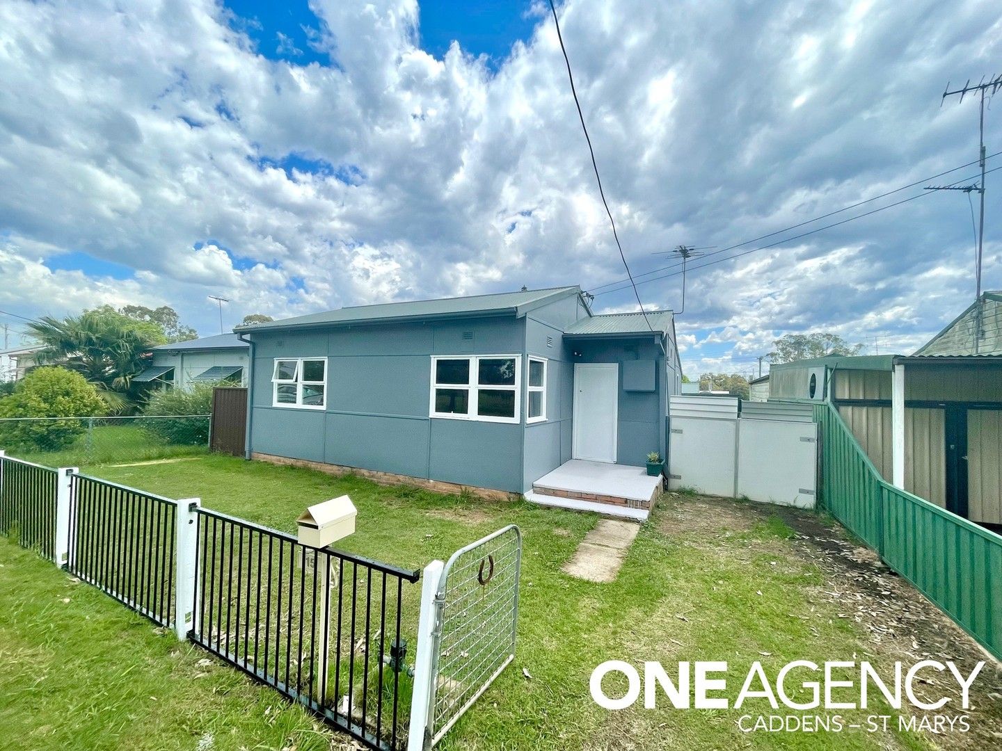 2 bedrooms House in 15 Araluen Avenue ST MARYS NSW, 2760