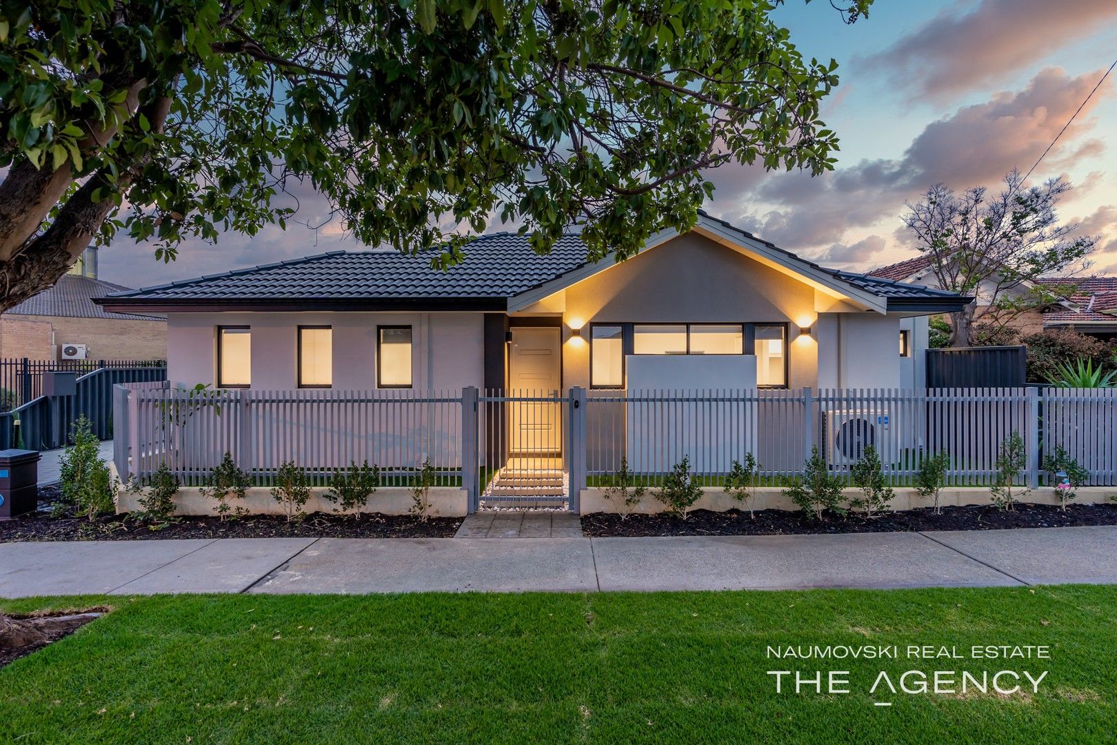 3 bedrooms House in 271A, B & C Flinders Street NOLLAMARA WA, 6061