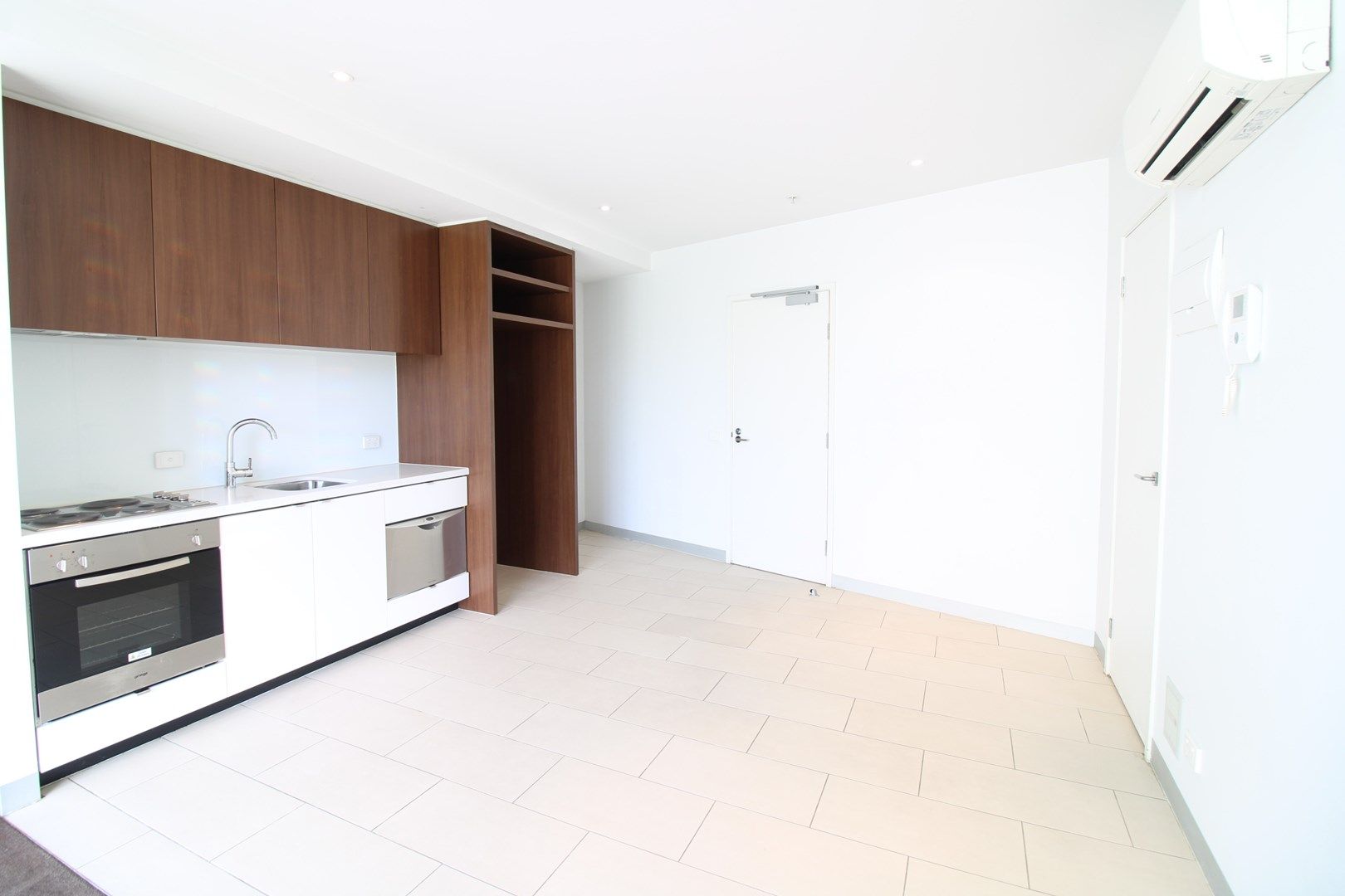1 bedrooms Apartment / Unit / Flat in 710/565 Flinders Street MELBOURNE VIC, 3000